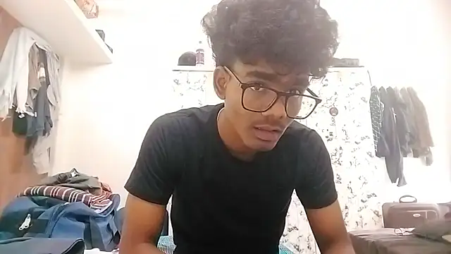 Snapshot of Rahulisagoodguy chatting on October 16, 5:59 am Rahulisagoodguy online show from October 16, 5:59 am