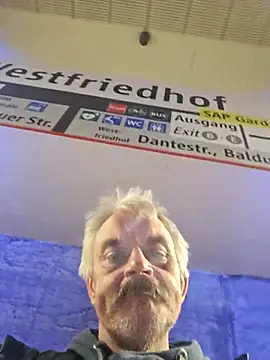 Snapshot of Fonse1860 chatting on October 2, 8:24 pm Fonse1860 online show from October 2, 8:24 pm