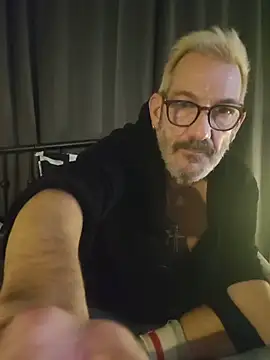 FoxnMouse online show from November 13, 4:06 am