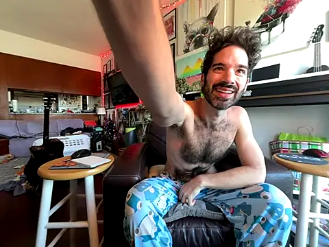 Pupscritch online show from December 15, 6:38 pm