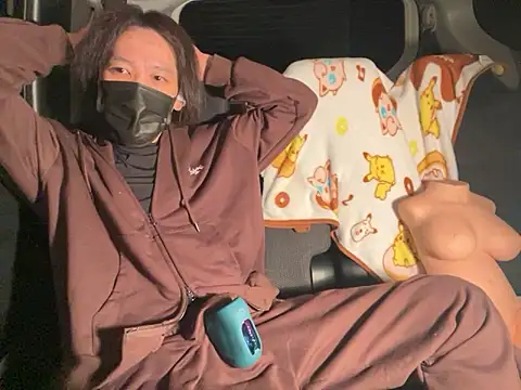 CAMEL1913 online show from March 28, 5:46 pm