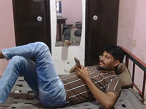 krishjaat43 online show from May 12, 9:34 pm