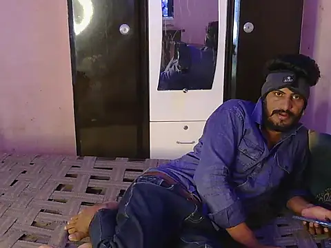 krishjaat43 online show from May 30, 7:52 am