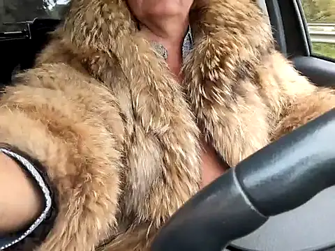 furgamer44 online show from September 26, 8:23 am