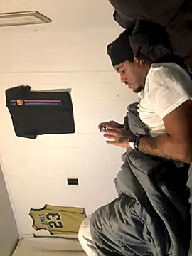 tyrek5051 online show from November 3, 4:20 pm