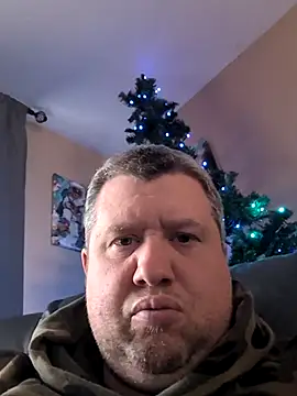 Single White Male online show from November 29, 3:58 pm