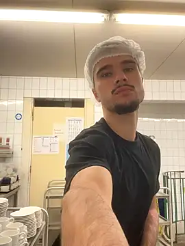 los freaky online show from September 13, 8:37 am