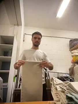 los freaky online show from September 19, 8:04 am