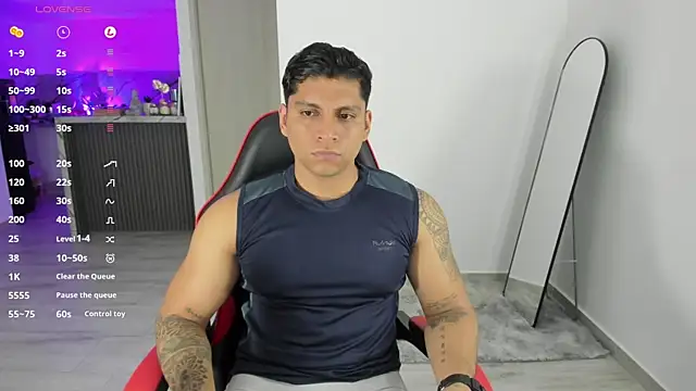 Nicolasmontoya16 online show from October 16, 4:20 am