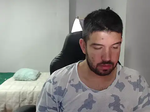 Axel11113 online show from November 17, 2:14 am