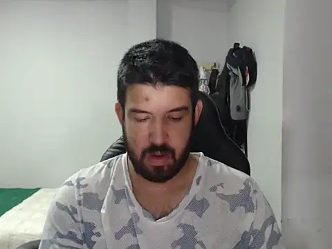 Axel11113 online show from December 15, 2:08 am