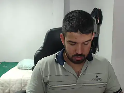 Axel11113 online show from November 19, 2:44 am