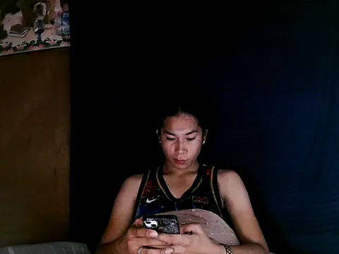 Asian PrettyAle online show from September 28, 3:37 am