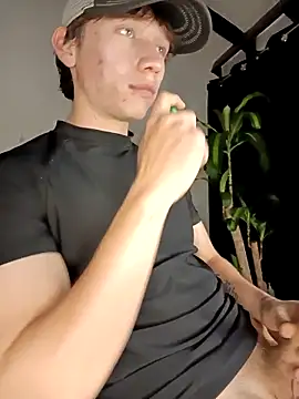 Logan sixxer online show from November 27, 9:29 pm