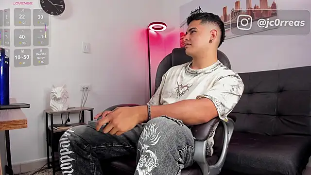  Juanes online show from November 19, 9:36 pm