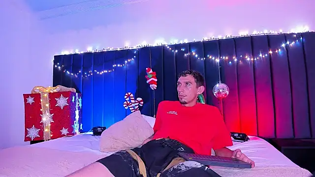 dominik thompson777 online show from November 13, 5:34 am