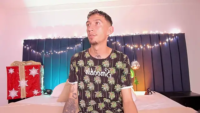 dominik thompson777 online show from November 15, 3:14 pm