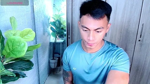 PinooyMilker online show from March 11, 2:13 pm