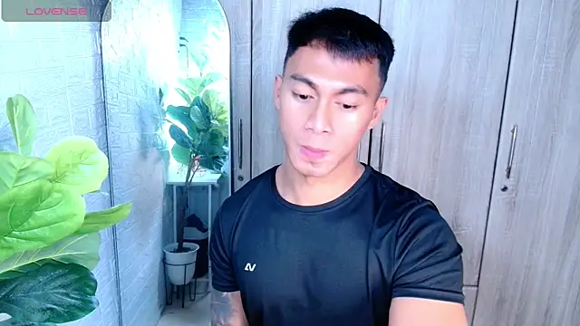 PinooyMilker online show from March 13, 2:24 pm