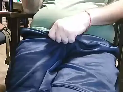 BabyBearMilk online show from March 28, 11:05 pm