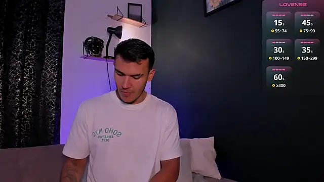 MarkSantozz online show from April 12, 10:00 pm