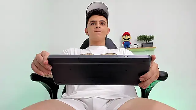 Mikecooper online show from February 3, 2:20 am