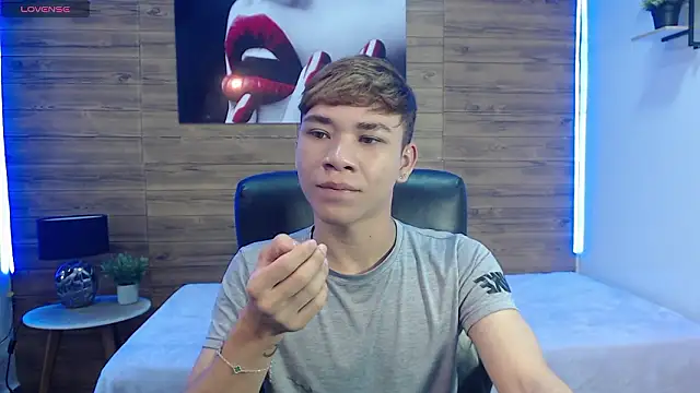 nathanclay online show from February 4, 3:34 am