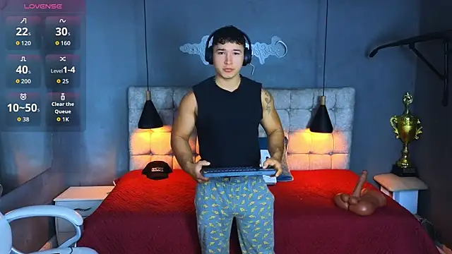 Horny nick18 online show from October 16, 2:03 pm