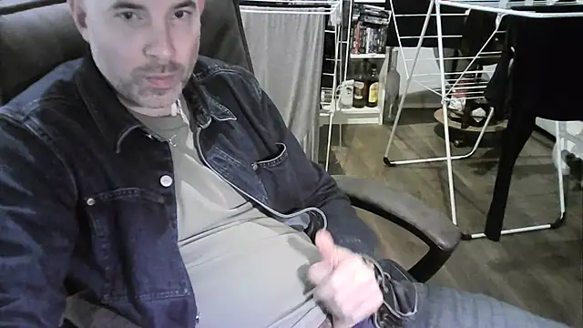 Chrisprngr online show from October 10, 4:34 pm