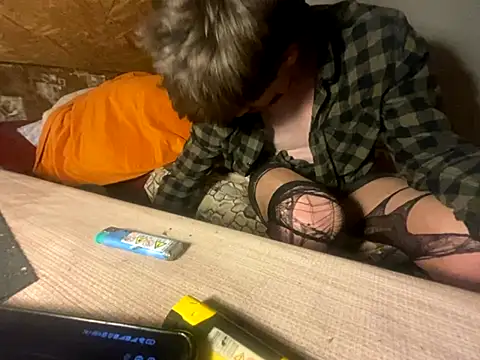 Salon1986 online show from October 10, 7:51 pm