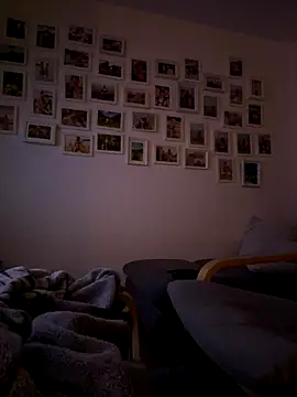 Honeymoon1985 online show from December 21, 9:23 pm