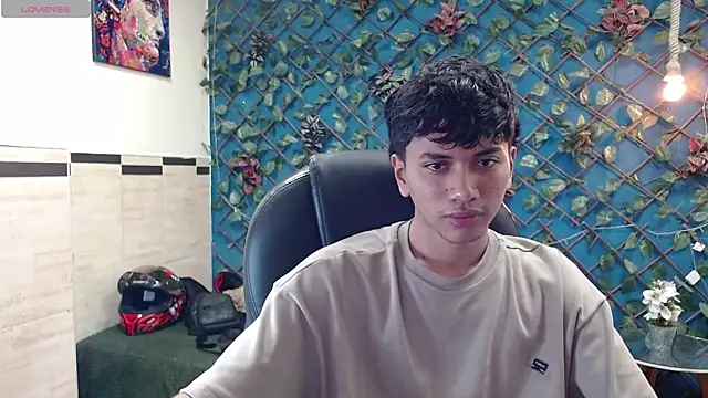 markbowie online show from December 18, 1:51 pm