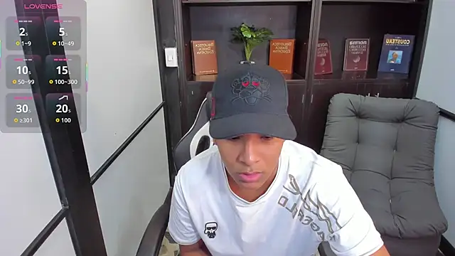 IsaacBlack  online show from October 9, 4:28 am