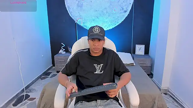 IsaacBlack  online show from September 24, 4:56 am