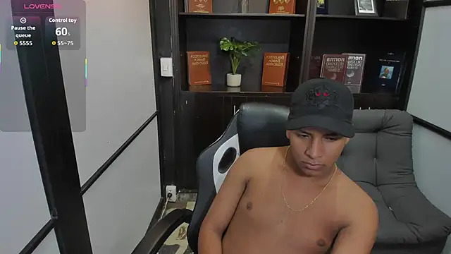 IsaacBlack  online show from October 19, 5:34 am