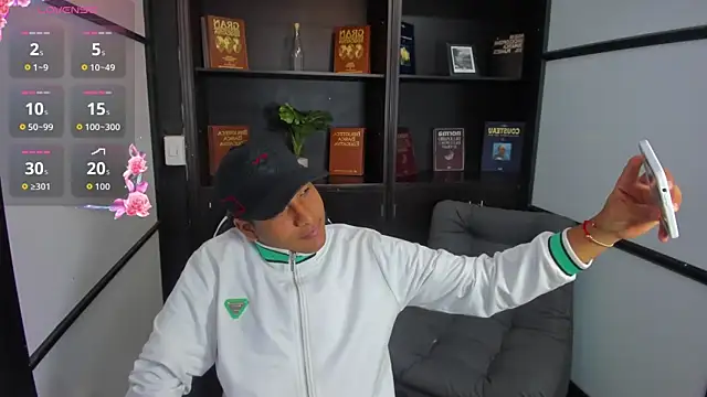 IsaacBlack  online show from October 4, 4:50 am