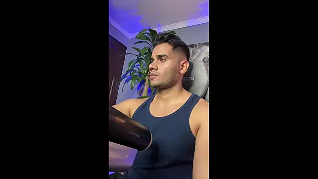 AndresR3 online show from November 7, 3:21 am