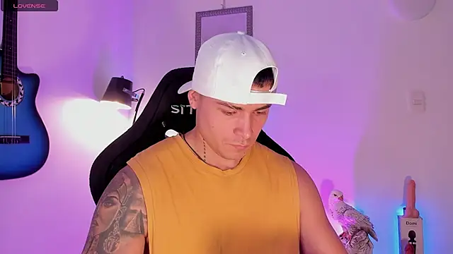connorsmiith online show from June 3, 1:57 pm