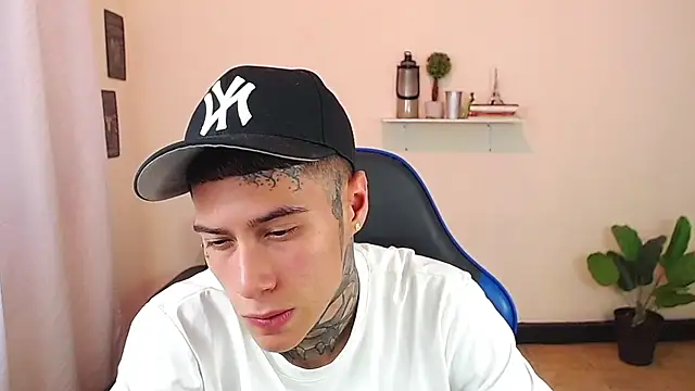 setthomas online show from December 15, 9:56 pm