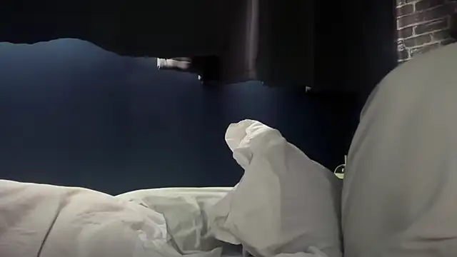 rough1985 online show from September 23, 5:01 pm