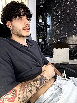 Rafael Mendezz online show from February 8, 9:30 pm