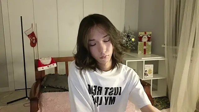 okerriella online show from December 20, 1:29 pm