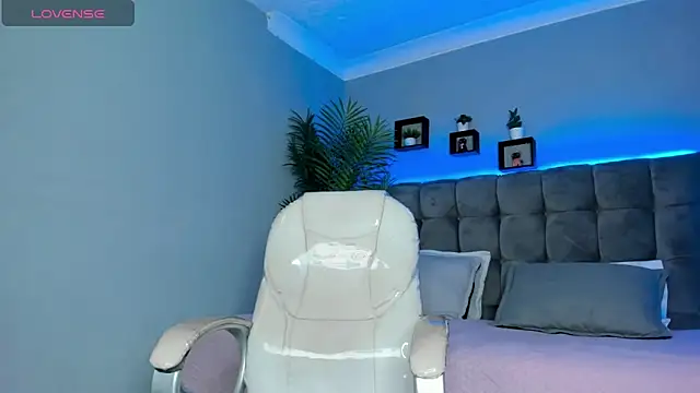 Thomas moon online show from April 15, 1:11 pm