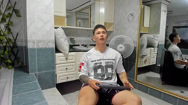 Thomas moon online show from September 11, 12:15 pm