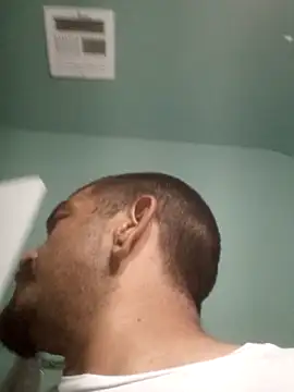 Mikelawrryy24  online show from October 7, 1:37 pm