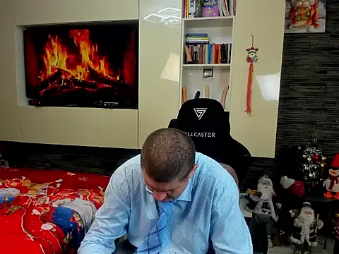 SpartacusDaddy48 online show from January 16, 12:19 pm