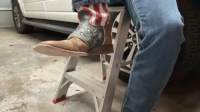 HorneyCowboy154 online show from March 22, 9:53 pm