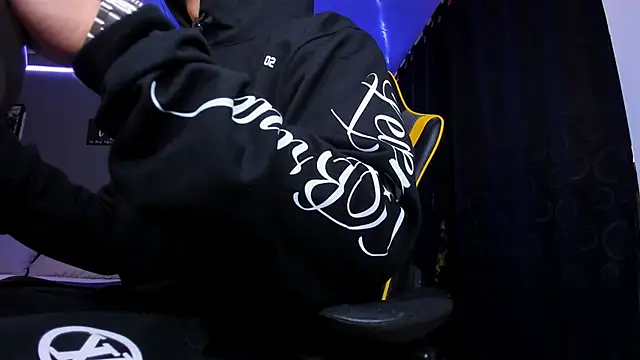 alexgiraldo   online show from December 4, 12:23 pm