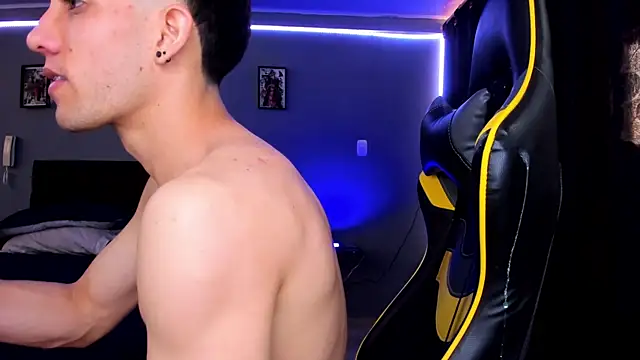 alexgiraldo   online show from September 10, 8:40 pm