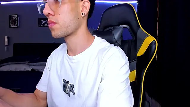 alexgiraldo   online show from September 24, 2:37 pm